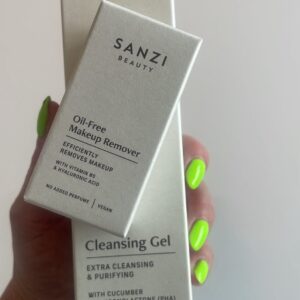 Cleansing Gel + ein ókeypis oilfree makeup remover travel size