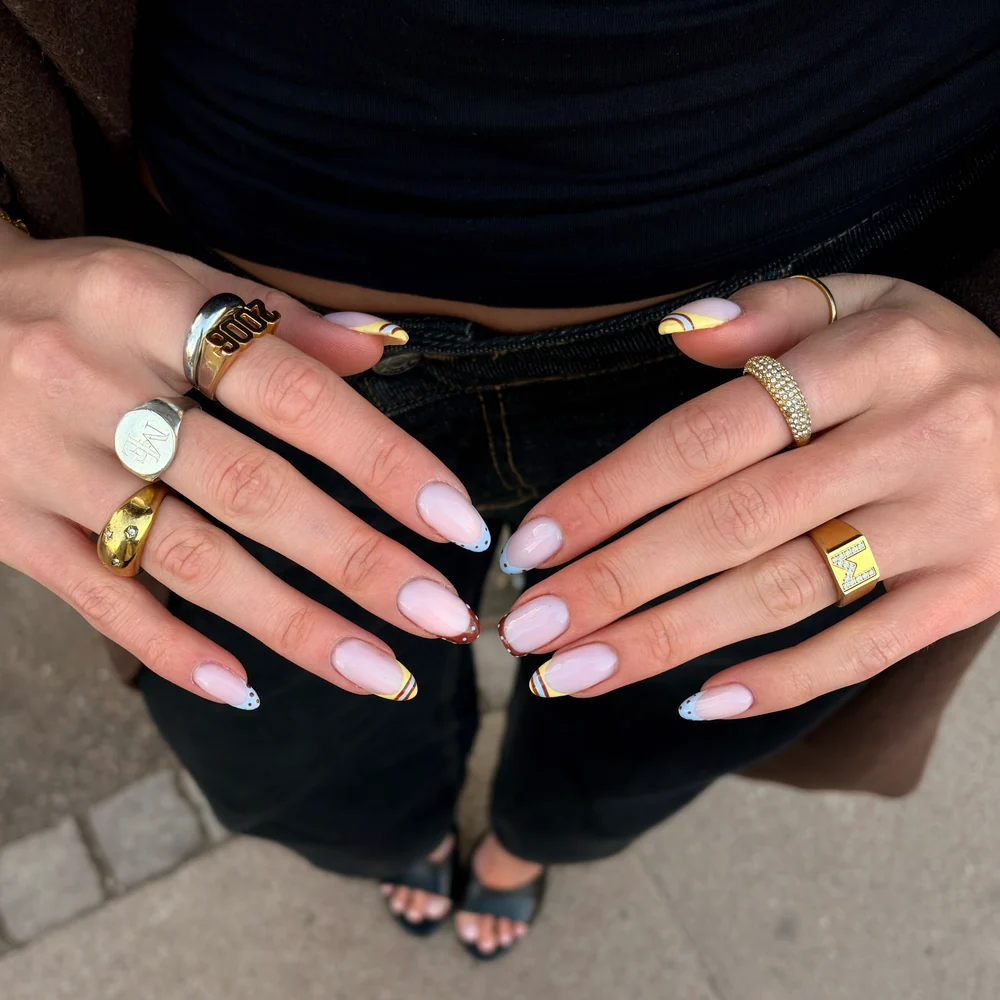 Gel Polish 103 - Lemon Yellow - Image 2